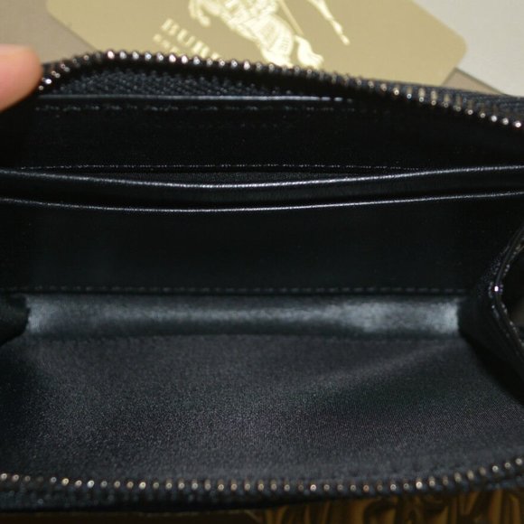 NWT BURBERRY CHECK PATENT ZIP COIN WALLET - Picture 6 of 7